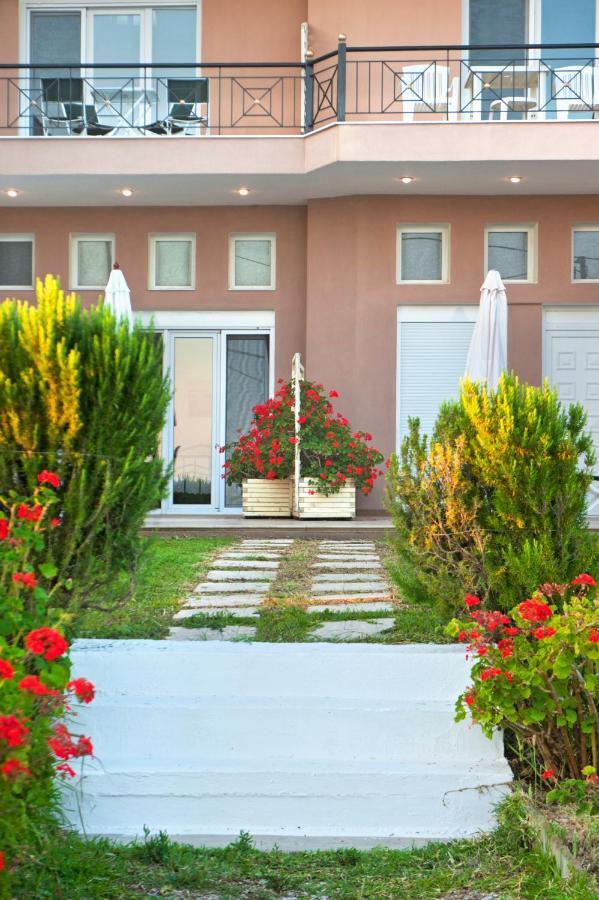Christina'S Sea House Daire Nikiti  Dış mekan fotoğraf